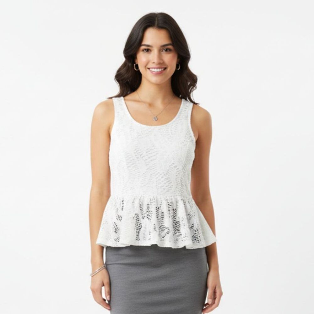 Kiwi Tucker White Embroidered Cropped Halter Top NEW M